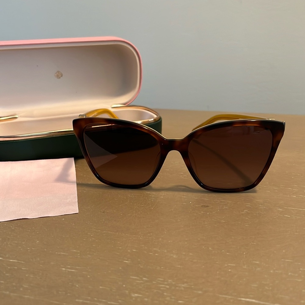 Kate Spade New York Cat-eye Sunglasses, Tortoise/Havana Yellow